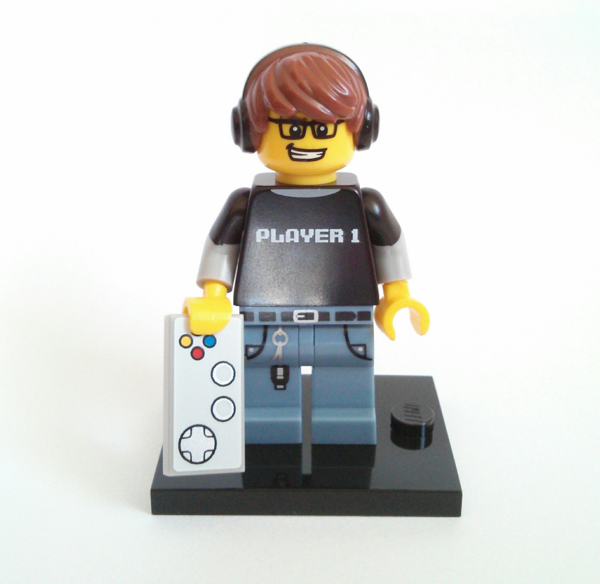 lego minifigure gamer